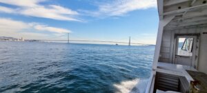 Le pont d'Awaji vue du bateau