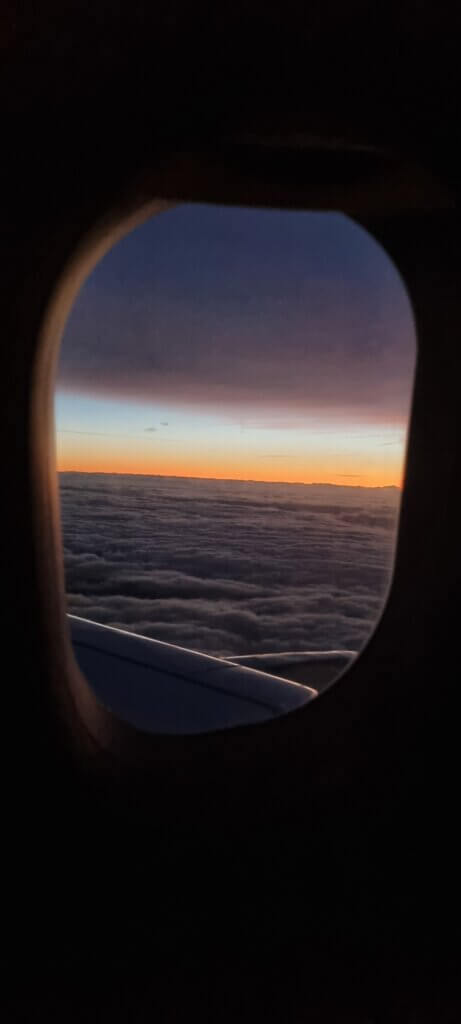 l'auraor vue d'un hublot d'avion