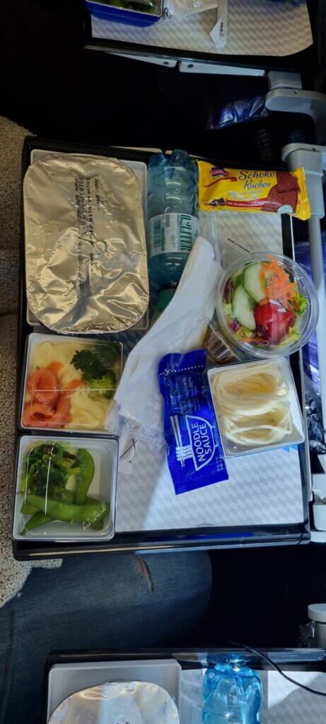 Un repas dans l'avion