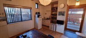 Le frigo de la salle commune à Wakabaya