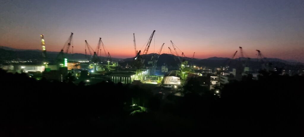Les dock d'Imabari la nuit