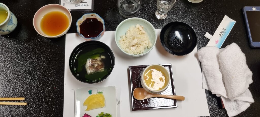 Le début du repas à Imabari