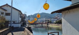 Des lampions accrochés à kotohira