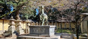 Statue d'un cheval à kotohira