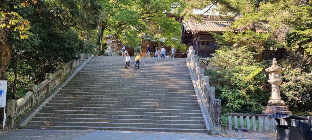 Une série de marches du temple de kotohira