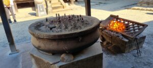 Une porte en feu au temple d'Ishite