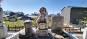 Une statue de Bouddha