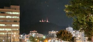 Le mont Isanna, vu de nuit