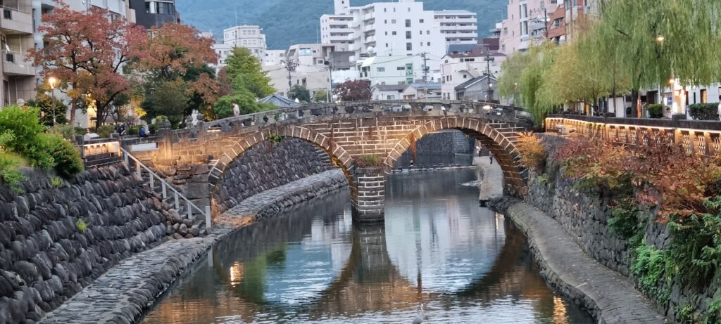 Une vue du pont Megane de Nagasaki