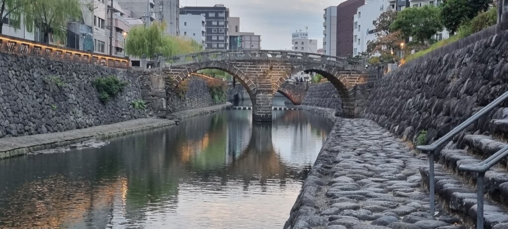 Une vue du pont Megane de Nagasaki