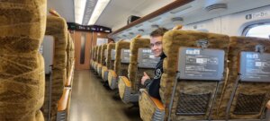 Arthur dans le sinkansen