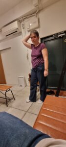Sophie avec un trou dans la chaussette