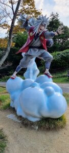 Sculpture de Jiraya à nijigen no mori