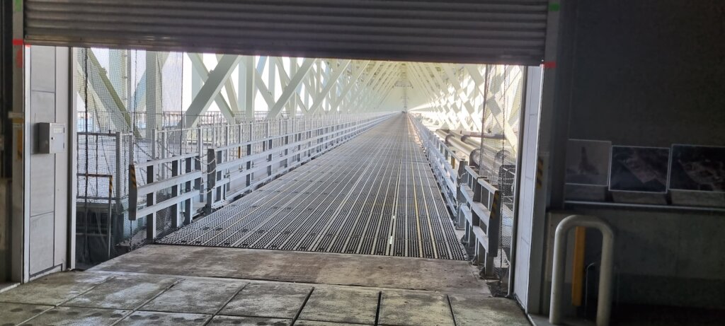 Vue de la passerelle de maintrenance