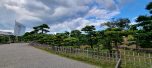 Une allée du parc de Takamatsu
