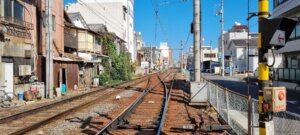 Une voie de chemin de fer à Takamatsu