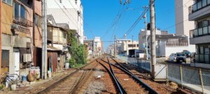 Une voie de chemin de fer à Takamatsu