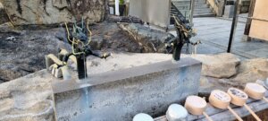 Une fontaine au temple de zentsuji